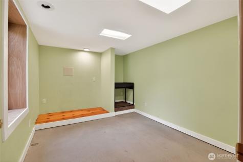 6522 38th Avenue NE Seattle WA 98115