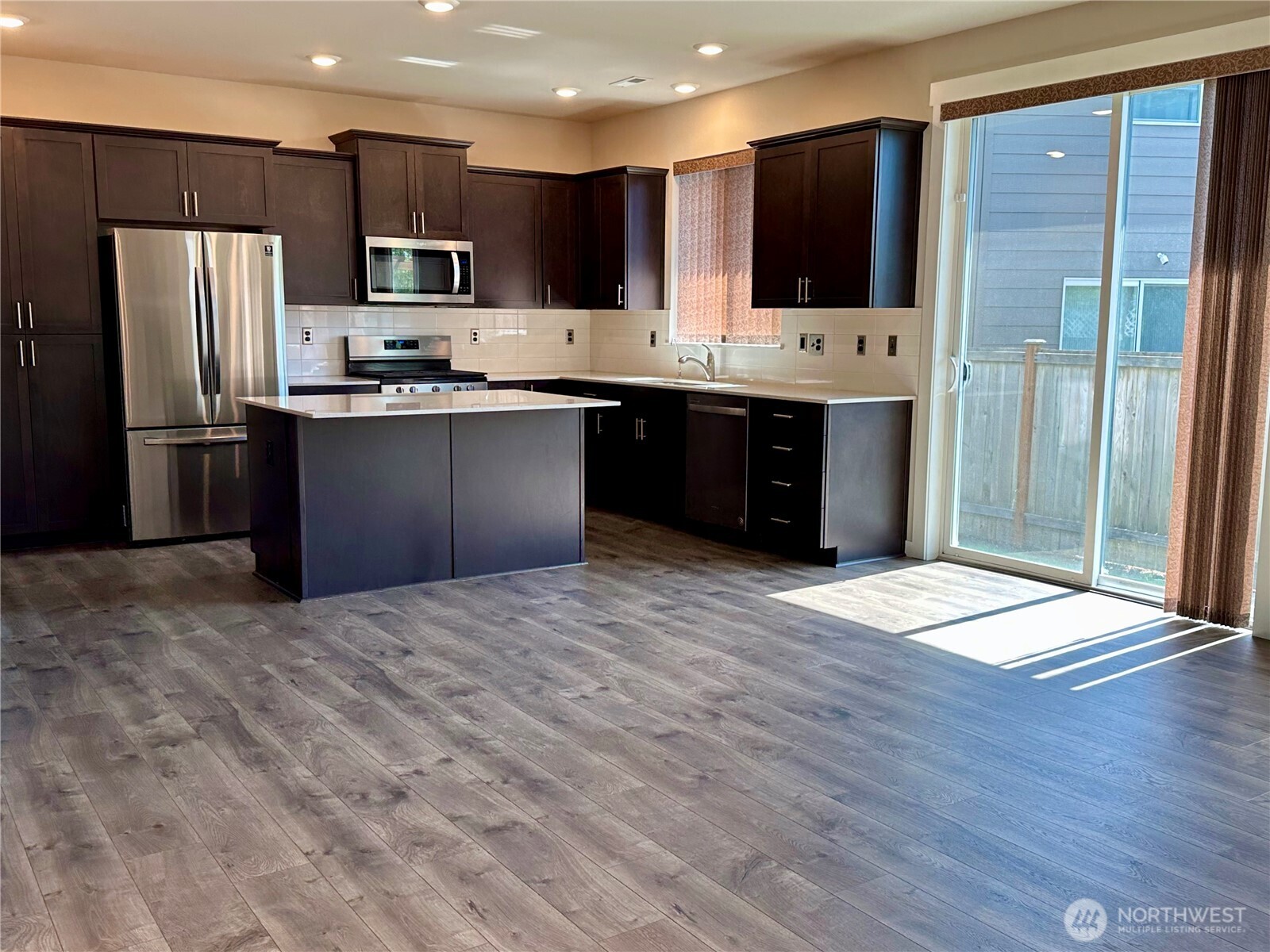 28041 14th Court S Federal Way WA 98003