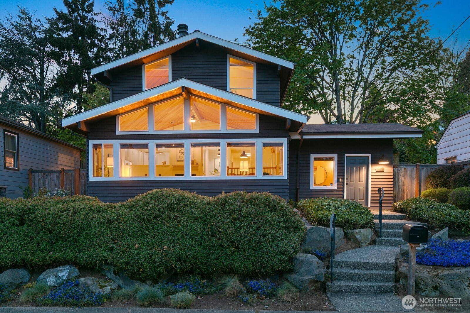 3219 34th Avenue W Seattle WA 98199
