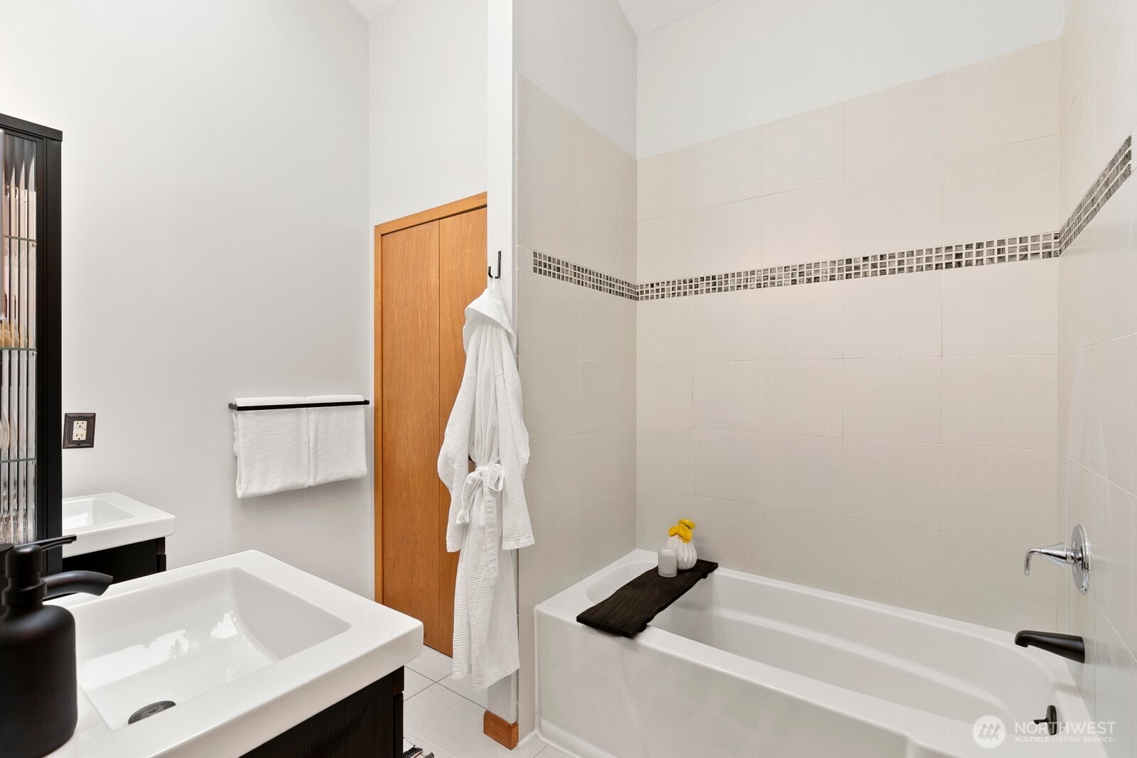 3219 34th Avenue W Seattle WA 98199
