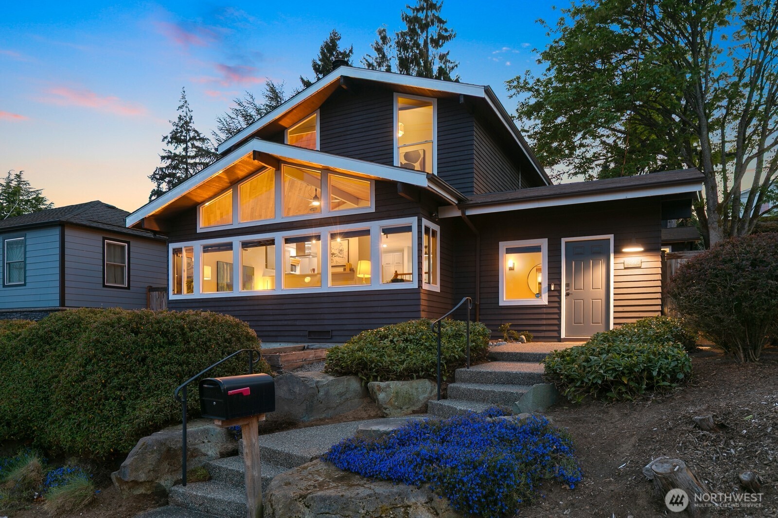 3219 34th Avenue W Seattle WA 98199