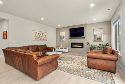19821 75th Avenue NE Kenmore WA 98028