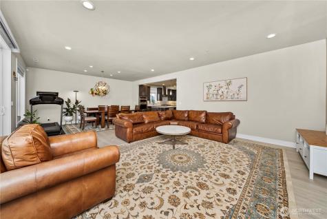 19821 75th Avenue NE Kenmore WA 98028