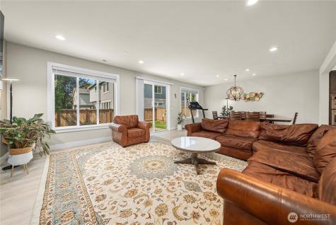 19821 75th Avenue NE Kenmore WA 98028