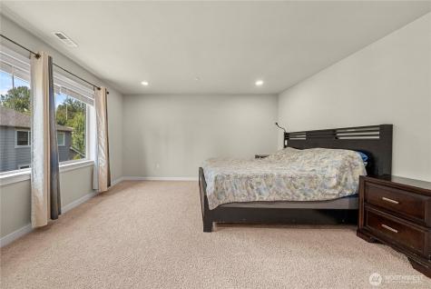 19821 75th Avenue NE Kenmore WA 98028