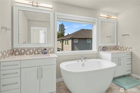 19821 75th Avenue NE Kenmore WA 98028