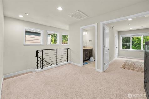 19821 75th Avenue NE Kenmore WA 98028