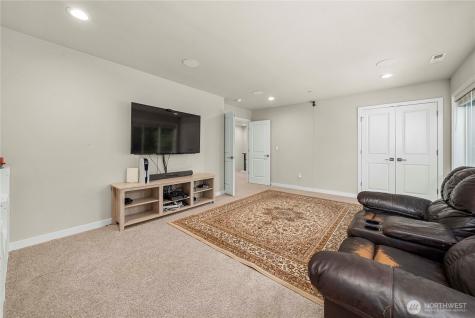 19821 75th Avenue NE Kenmore WA 98028