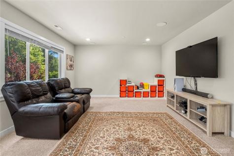 19821 75th Avenue NE Kenmore WA 98028