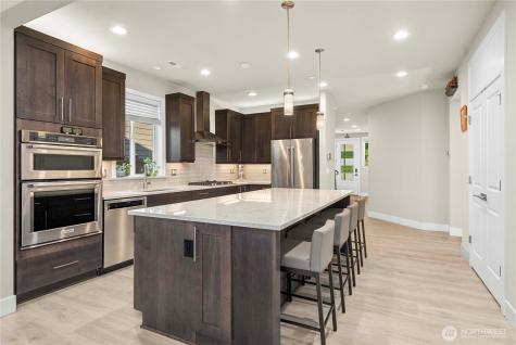 19821 75th Avenue NE Kenmore WA 98028