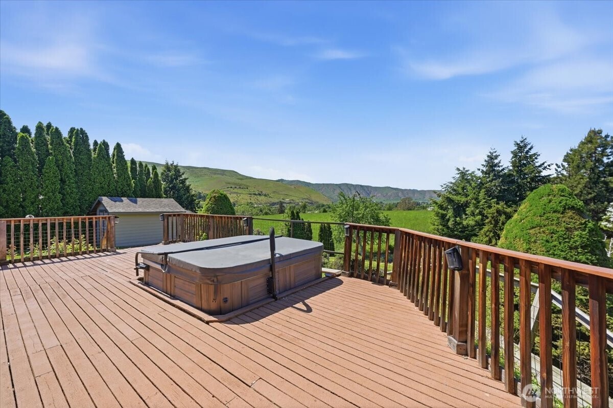 1790 Warm Springs Drive Wenatchee WA 98801