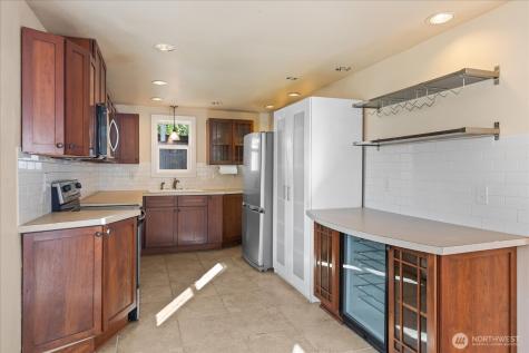 17312 Gravenstein Road Bothell WA 98012