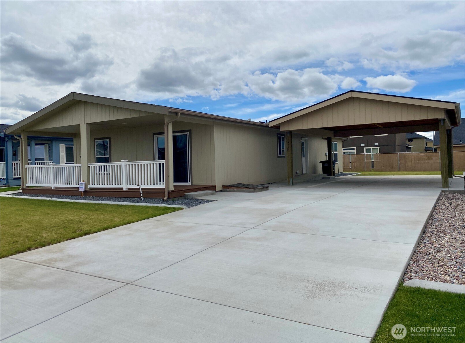 1701 E Burr Avenue Court Moses Lake WA 98837