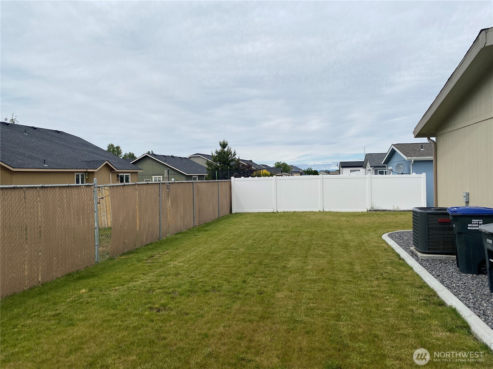 1701 E Burr Avenue Court Moses Lake WA 98837