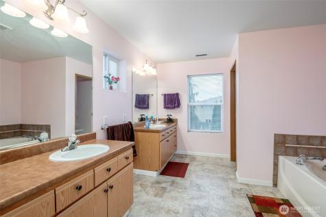 17008 SE 183rd Place Renton WA 98058