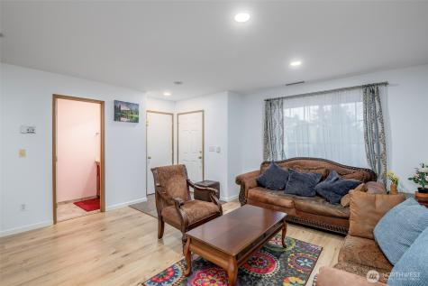 17008 SE 183rd Place Renton WA 98058