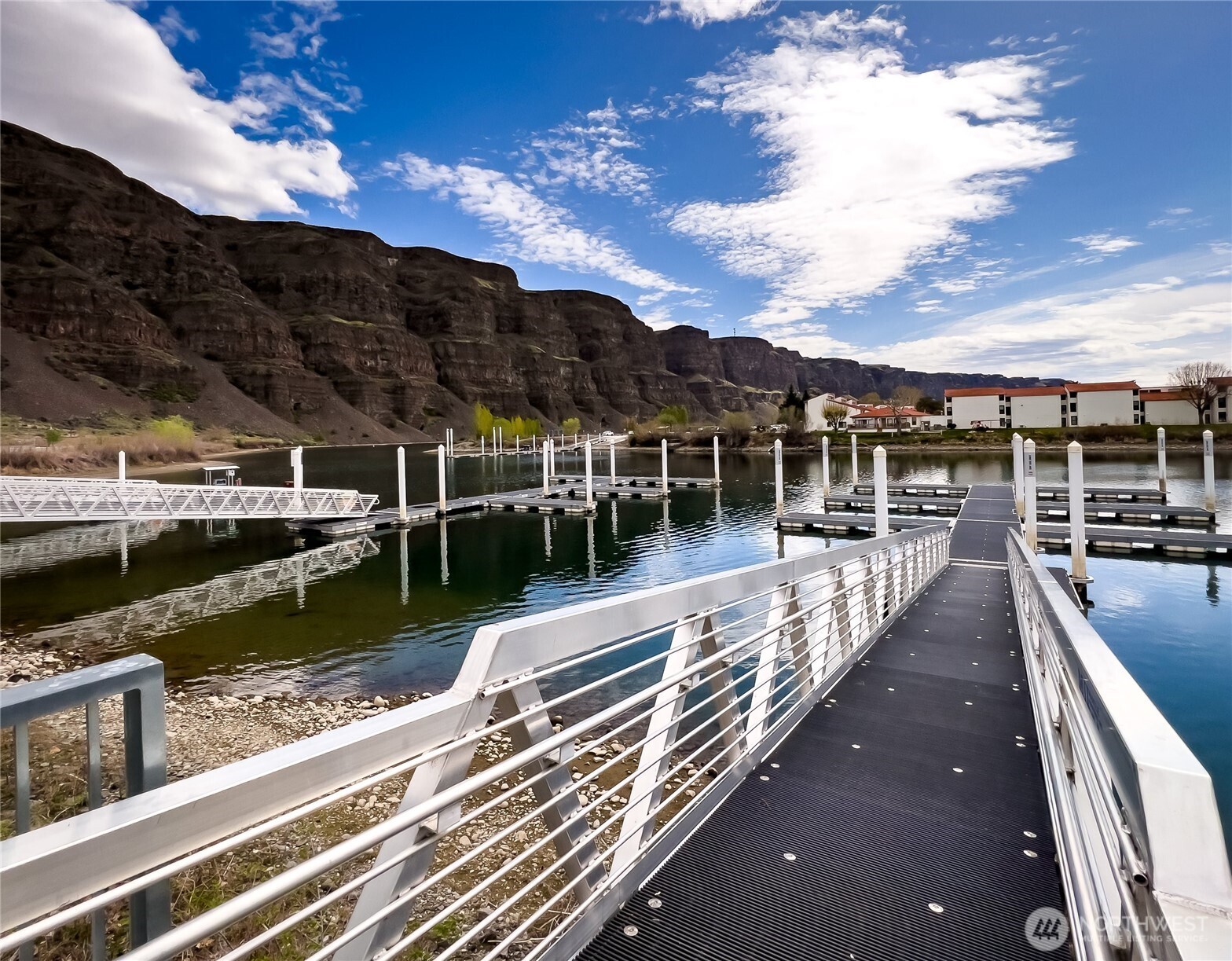 23518 Sunserra Loop NW Quincy WA 98848
