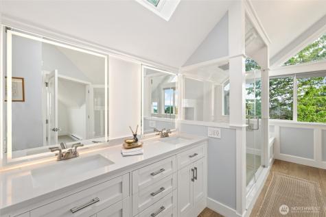 6716 37th Avenue SW Seattle WA 98126