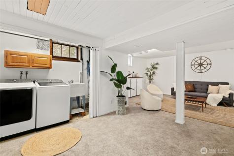 6716 37th Avenue SW Seattle WA 98126