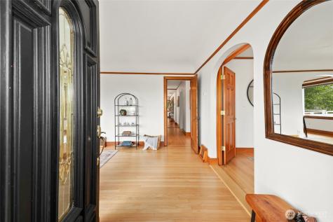 6716 37th Avenue SW Seattle WA 98126