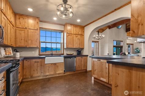 47 Bella Vista Lane Winthrop WA 98862