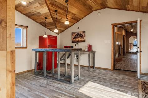 47 Bella Vista Lane Winthrop WA 98862