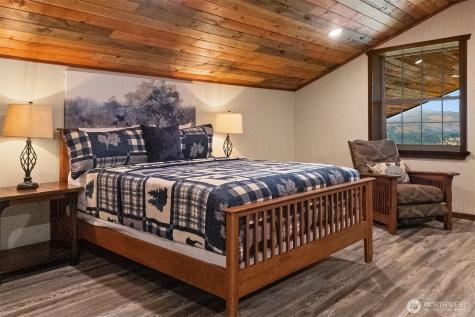 47 Bella Vista Lane Winthrop WA 98862