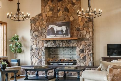 47 Bella Vista Lane Winthrop WA 98862
