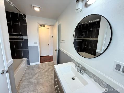 388 NW 11th Court Oak Harbor WA 98277