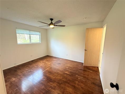 388 NW 11th Court Oak Harbor WA 98277