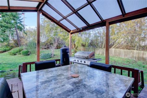 388 NW 11th Court Oak Harbor WA 98277
