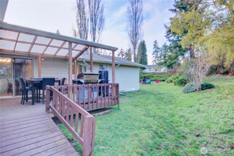 388 NW 11th Court Oak Harbor WA 98277
