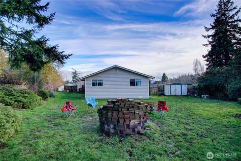 388 NW 11th Court Oak Harbor WA 98277