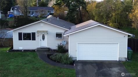 388 NW 11th Court Oak Harbor WA 98277