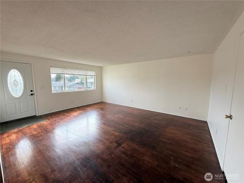388 NW 11th Court Oak Harbor WA 98277
