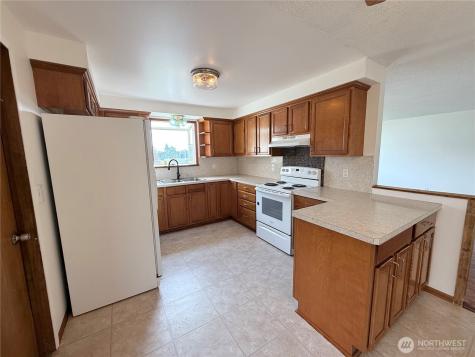 388 NW 11th Court Oak Harbor WA 98277