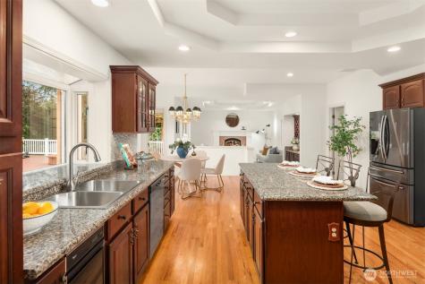 8550 NE 28th Street Hunts Point WA 98004
