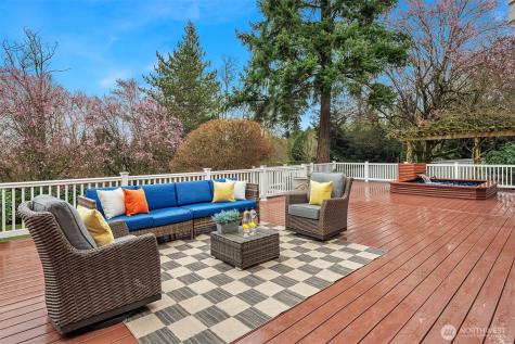 8550 NE 28th Street Hunts Point WA 98004