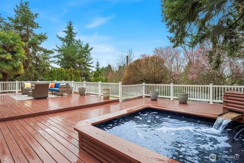 8550 NE 28th Street Hunts Point WA 98004