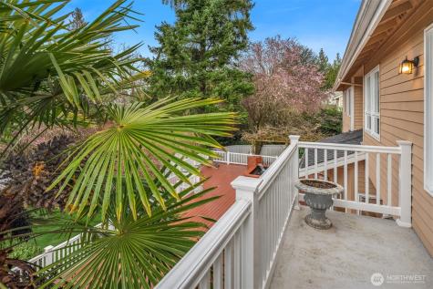 8550 NE 28th Street Hunts Point WA 98004