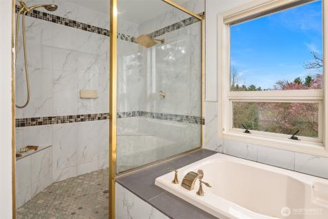 8550 NE 28th Street Hunts Point WA 98004
