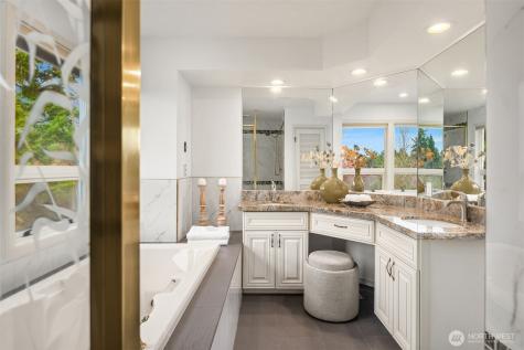8550 NE 28th Street Hunts Point WA 98004