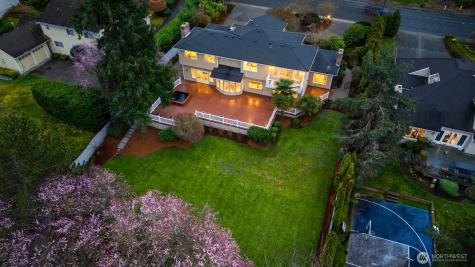 8550 NE 28th Street Hunts Point WA 98004