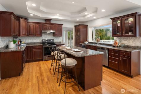 8550 NE 28th Street Hunts Point WA 98004