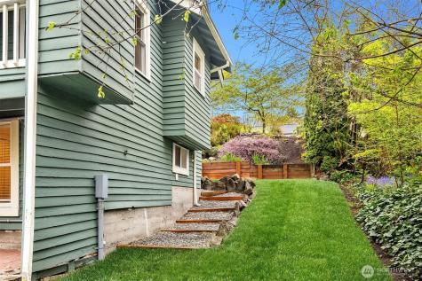 3707 SW Juneau Street Seattle WA 98126