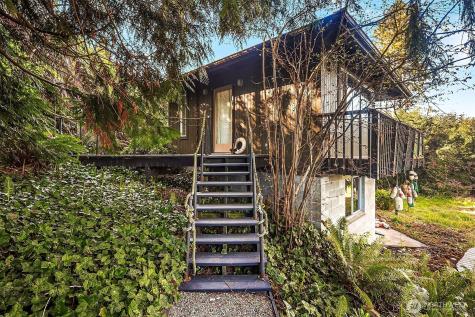 1363 Country Club Drive Camano Island WA 98282