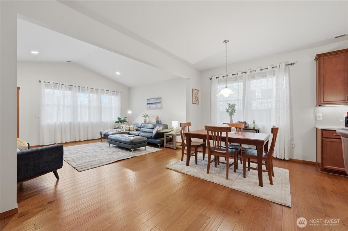 223 S 48th Place Mount Vernon WA 98274