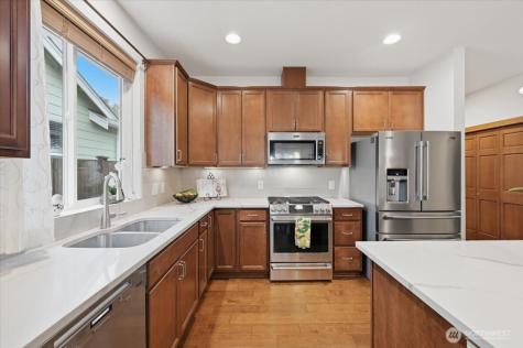 223 S 48th Place Mount Vernon WA 98274
