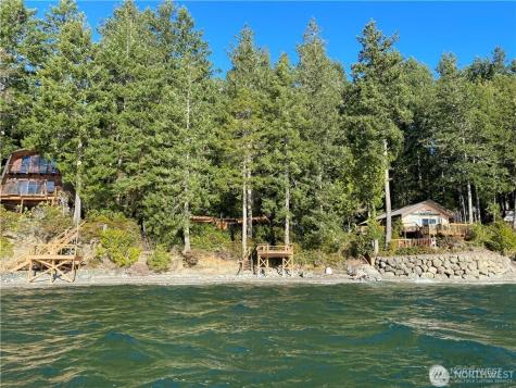 511 Pleasant Harbor Road Brinnon WA 98320