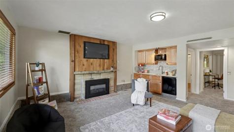 17621 157th Avenue SE Renton WA 98058